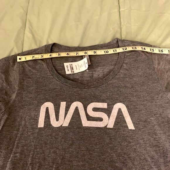 Women’s NASA Launch America Gray T Shirt-size L, slim fit. NWT - Picture 4 of 7